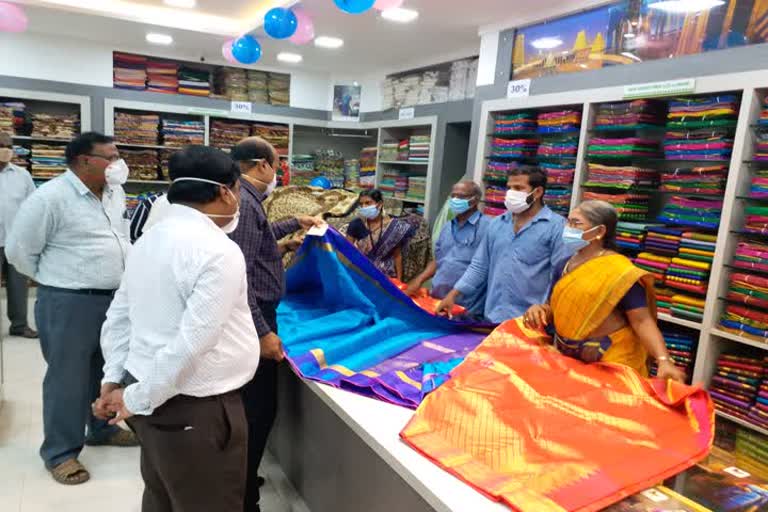 Deepavali special discount starts at Deepam shop 