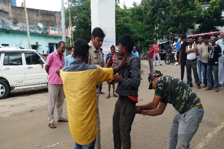 fight-in-dumka-bus-stand