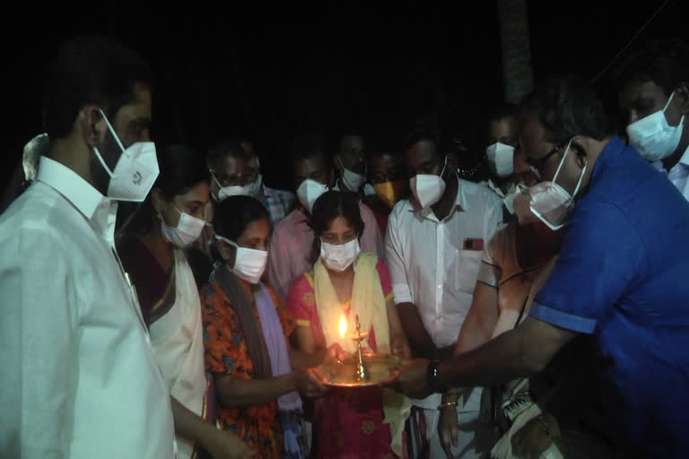 സഹോദരിമാർക്ക് സ്വസ്ഥമായി അന്തിയുറങ്ങാം  ചിത്ര കുമാരി  സ്മിത  chithra kumari  smitha  chithra kumari smitha sister got home  chithra kumari smitha sister  chithra kumari smitha sister news  ചിത്രകുമാരി-സ്‌മിത സഹോദരിമാർ  ചിത്രകുമാരി-സ്‌മിത സഹോദരിമാർ വാർത്ത