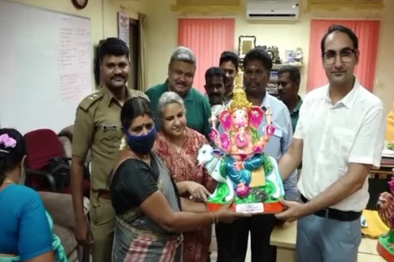 sale-of-ganesha-idols-made-by-prisoners