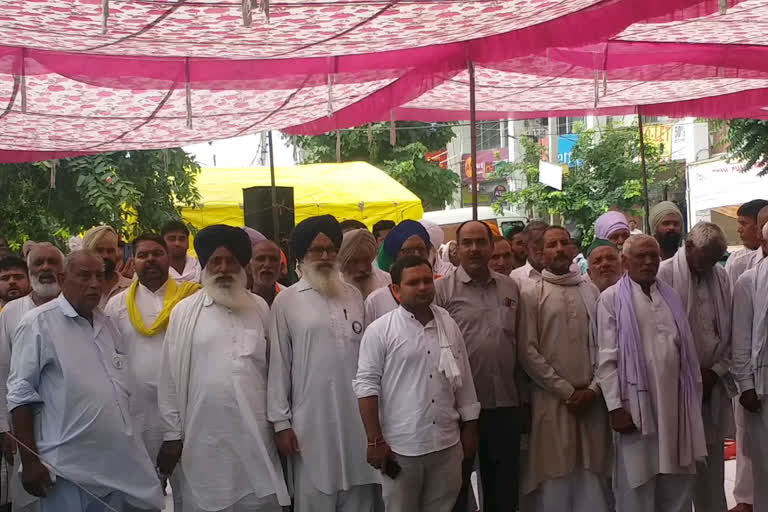 Farmers strike in Karnal continues for the fourth day, tomorrow Kisan Morcha will have an important meeting