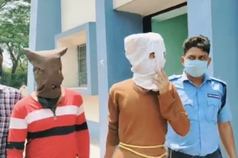 andal ps arrest two person from kolkata in connection of a petrol pump robbery case
