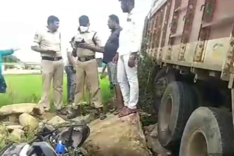 ROAD ACCIDENT at jan pahad, three members died in road accident