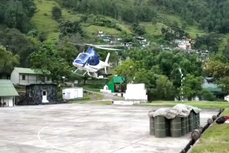 help-of-helicopter-is-being-taken-for-the-vaccination-works-in-the-disaster-prone-areas-of-pithoragarh