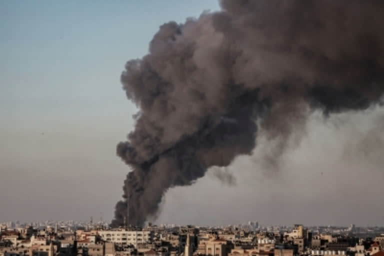 Israeli fighter jets strike Hamas facilities