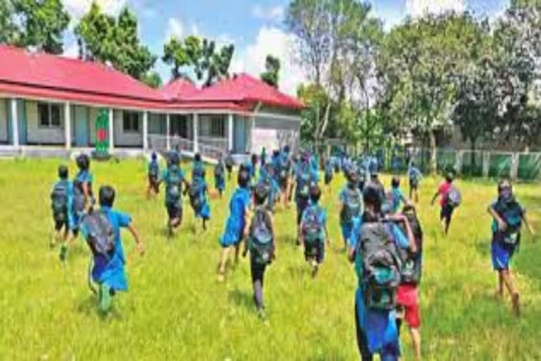 बांग्लादेश में खुले स्कूल