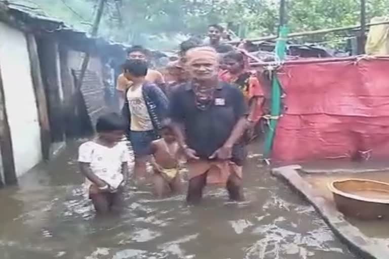 heavy rain in jagatsinghpur water logged in slum area