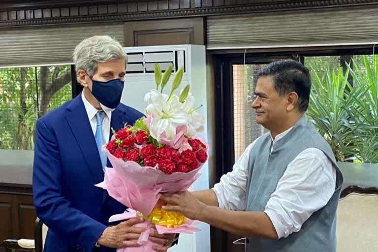 John Kerry meets RK Singh in Delhi