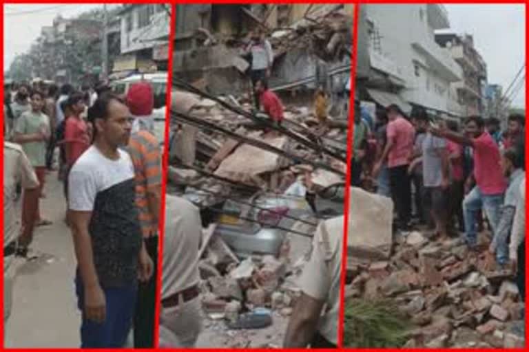 Multi storey building Collapsed in Delhi Sabji Mandi Area, two boys dead