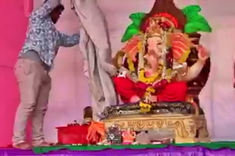 Unknown persons are damaged a ganesha idol