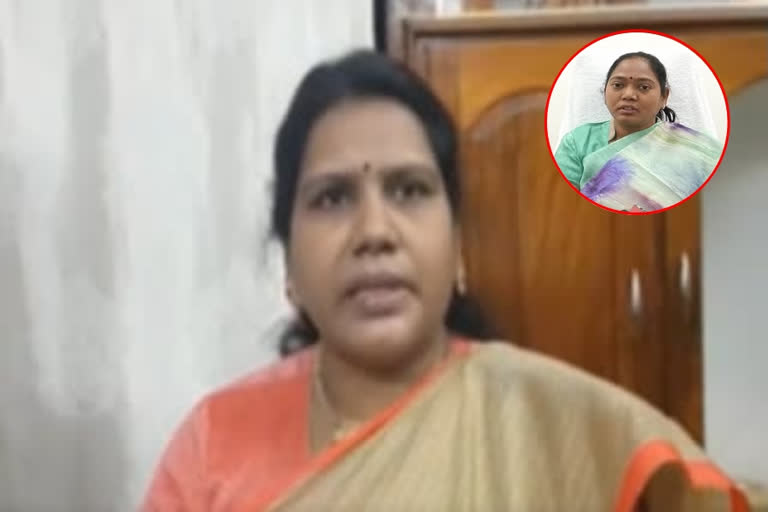 ex minister peethala sujatha fires on home minister sucheritha