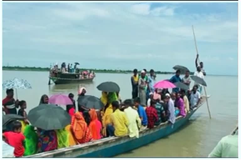 ধুবুৰীৰ নদী পথত আভ্যন্তৰীণ জলপৰিবহন বিভাগৰ অভিযান