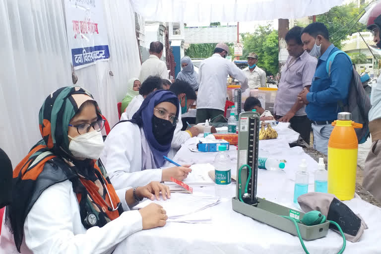 hayat unani medical college organized health camp in lucknow