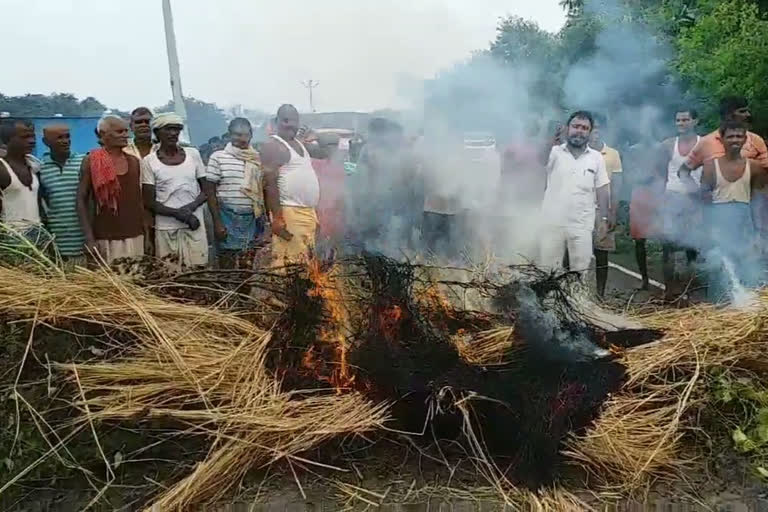 सड़क जामकर