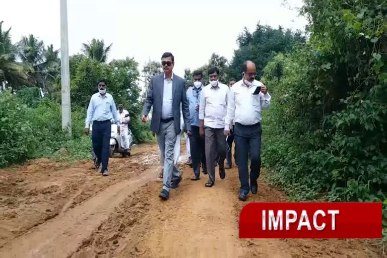 davanagere DC visits  a village which need a tar road