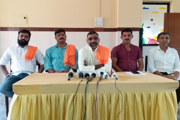 hindu-mahasabha-press-meet-in-temple-demolition-issue