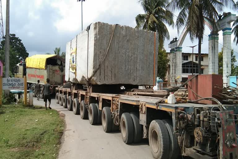 100 ton rock reached to rambapuri mata