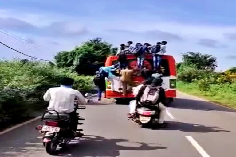 Private bus traffic carrying more passengers