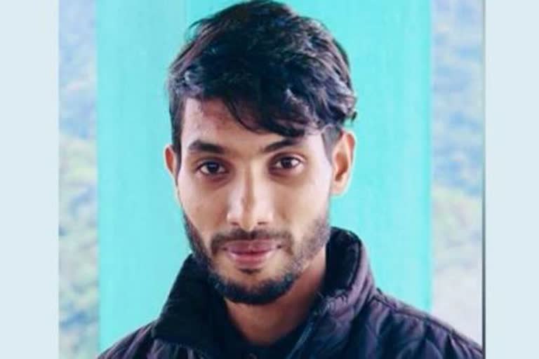 Kerala police  പ്രായപൂർത്തിയാകാത്ത പെൺകുട്ടി  ആത്മഹത്യ  student to suicide  Kerala police nabs teacher in Mumbai  സ്വകാര്യ സ്‌കൂള്‍ അധ്യാപകന്‍  കര്‍ണാടക  മഹാരാഷ്‌ട്ര