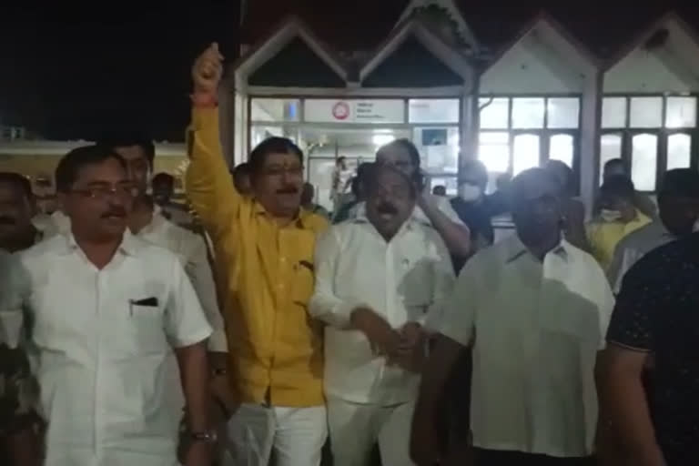 NCP activists are aggressive against Kirit Somaiya in kolhapur