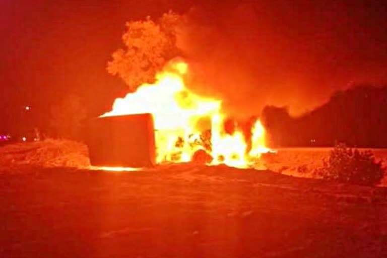 bus fire in sriganganagar, fire in sriganganagar