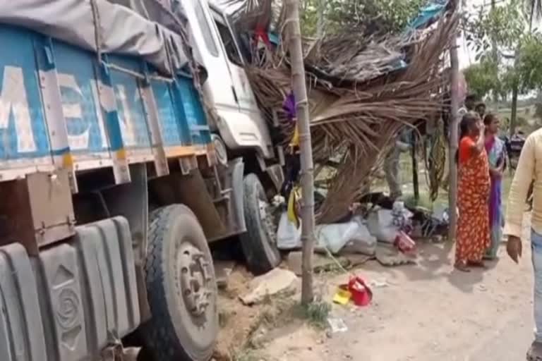 ರಸ್ತೆ ಬದಿ ಅಂಗಡಿಯೊಳಗೆ ಲಾರಿ ನುಗ್ಗಿಸಿದ ಚಾಲಕ