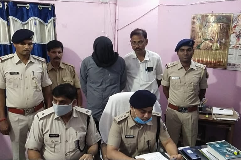 Police arrested fake IPS officer in Samastipur