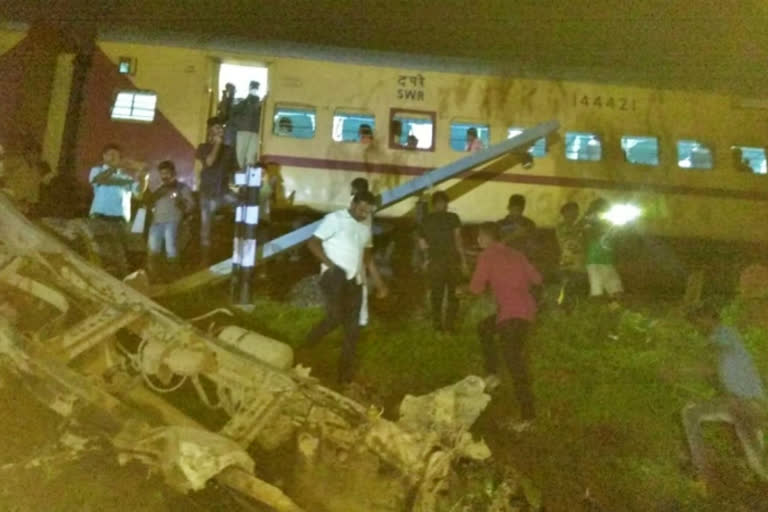train-and-tipper-accident-in-bengaluru
