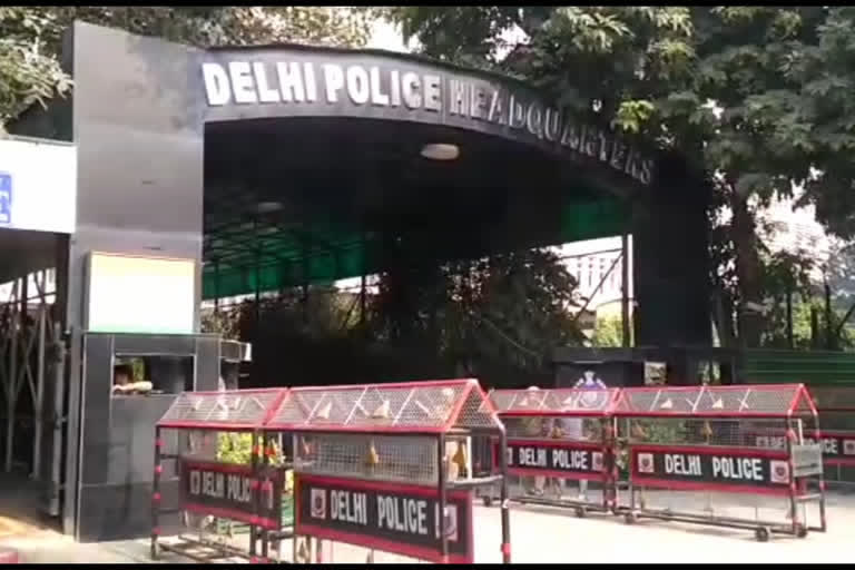 दिल्ली पुलिस में ट्रांसफर