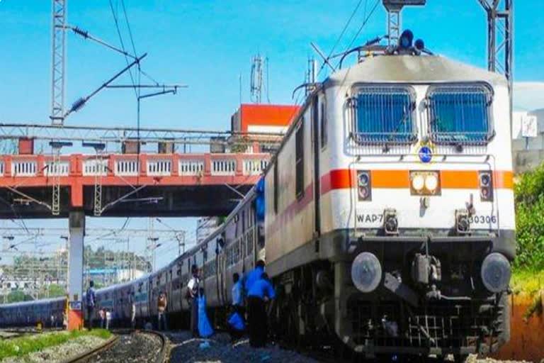 Sleep coach and link service will be stopped in Northern Railway trains