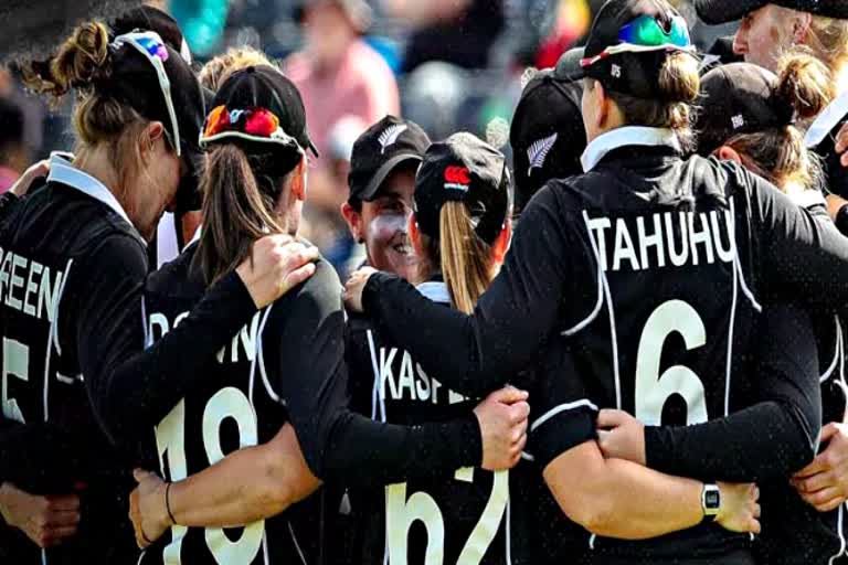 England Women Team  New Zealand Women Team  ODI  ODI Between England and New zealand  Bomb Threat  इंग्लैंड महिला क्रिकेट टीम  न्यूजीलैंड महिला क्रिकेट टीम  खेल समाचार