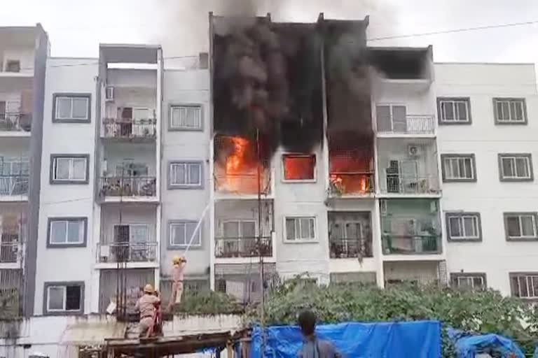 Fire broke out at an apartment in DevarachikkanaHalli, Begur due to gas leakage in a pipeline around 3:30 pm, this afternoon. Three fire tenders at the spot: Fire department.  one person died in the incident...  people trapped in the Flat...