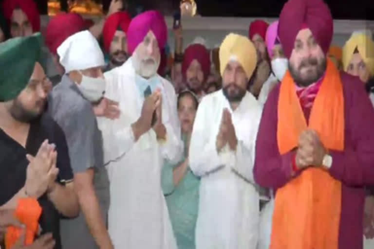 Punjab CM, deputy CMs alongwith Sidhu visit Golden Temple