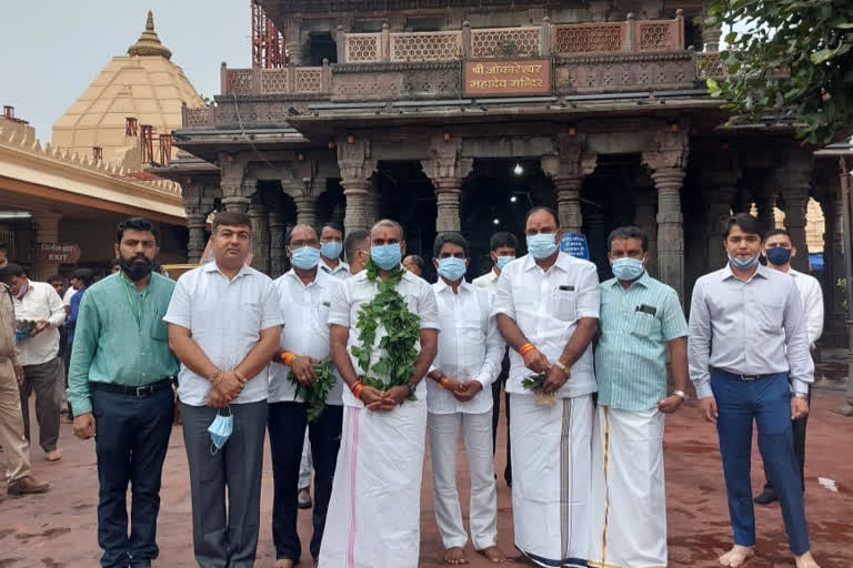 murugan reached Baba Mahakal temple for pray to victory