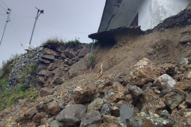 wall of a house was damaged in Giripar area of Sirmaur