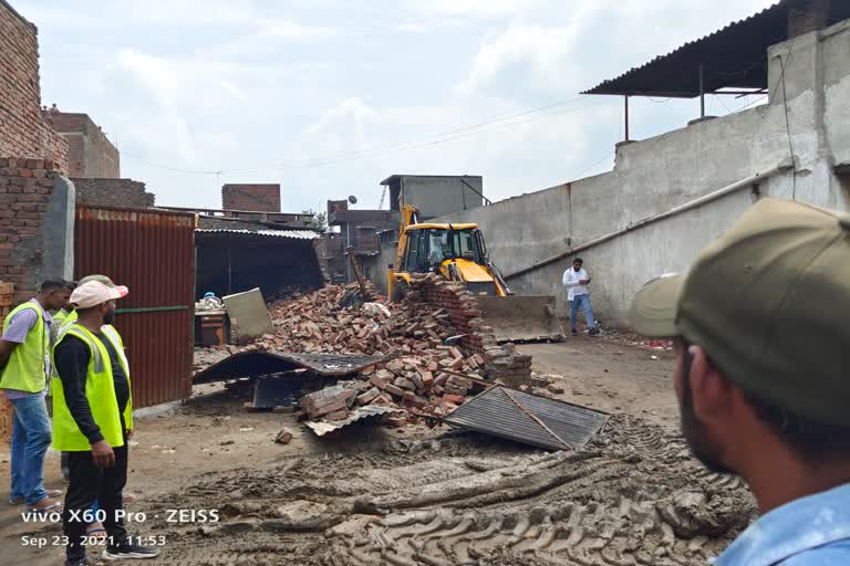 demolition-26-polluting-factories-in-ghaziabad