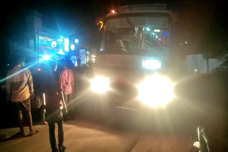 passengers-beaten-bus-driver-for-over-speed-in-chikkaballapur
