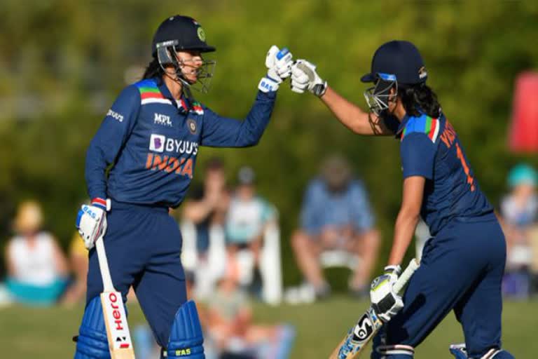 women cricket  Australia beat India  thrilling match  Sports news  खेल समाचार  महिला क्रिकेट  Sports News in Hindi
