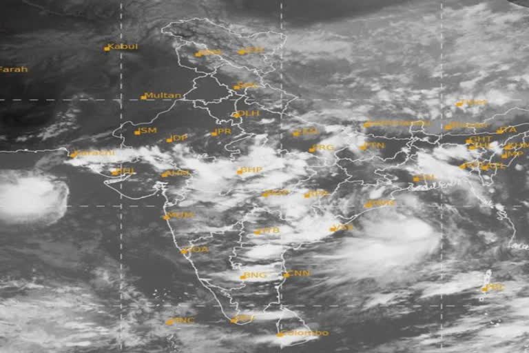 ગુજરાત પર હજુ પણ 5 દિવસ ઝળુંબશે વરસાદ