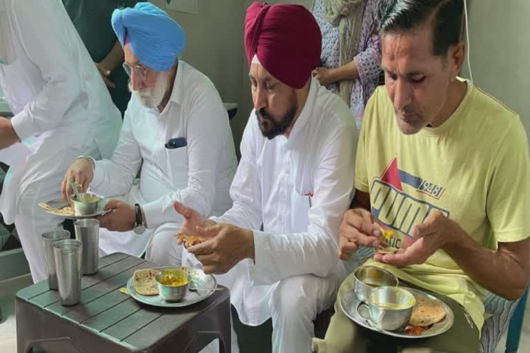 CM ਚੰਨੀ ਦੀ ਸਾਧਗੀ ਦੇ ਪੰਜਾਬੀ ਹੋਏ ਫੈਨ