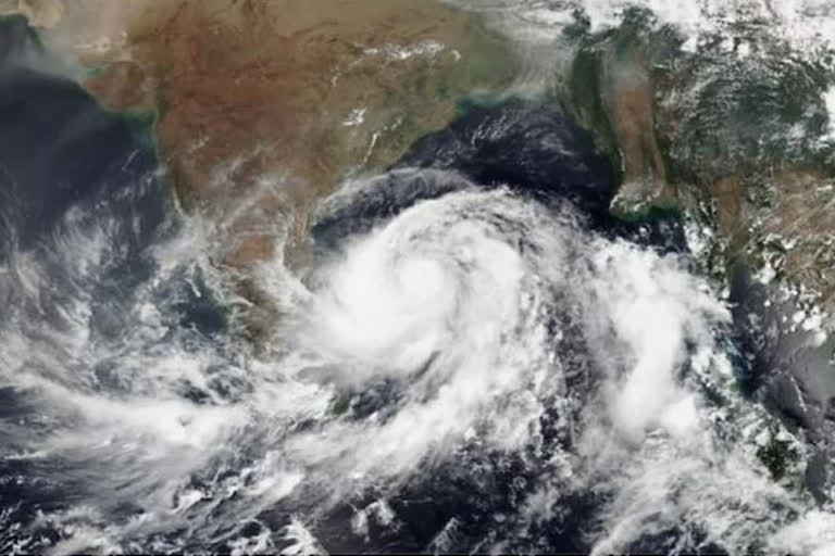 cyclone gulab will hit land today at midnight