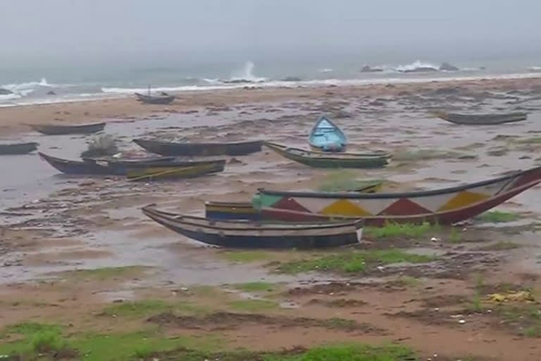 Gulab  The landfall process of Cyclonic Storm 'Gulab' has been completed  Cyclone storm  IMD  ഗുലാബ് ചുഴലിക്കാറ്റ്  ഒഡിഷ  ആന്ധ്രാ പ്രദേശ്