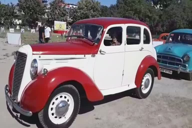 old-vintage-car-rally-in-guwahati-on-the-occasion-of-world-tourism-day