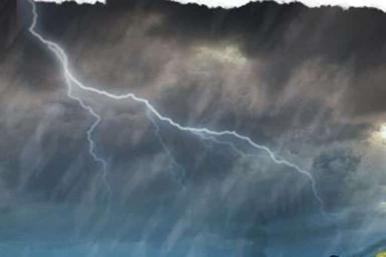 young man died due to lightning in Begusarai