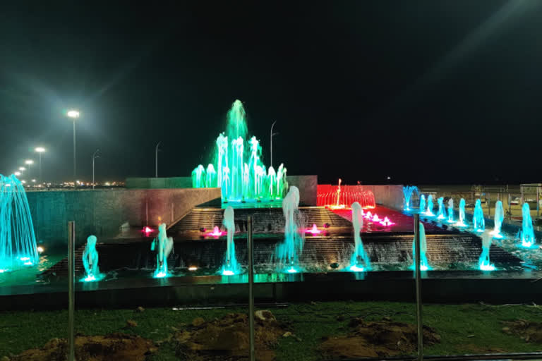 marina  chennai marina  marina beach  fountain  lightnings in fountain in marina  chennai corporation  chennai news  chennai latest news  சென்னை செய்திகள்  மெரினா  சென்னை மெரினா  சென்னை மெரினா கடற்கரை  சென்னை மாநகராட்சி