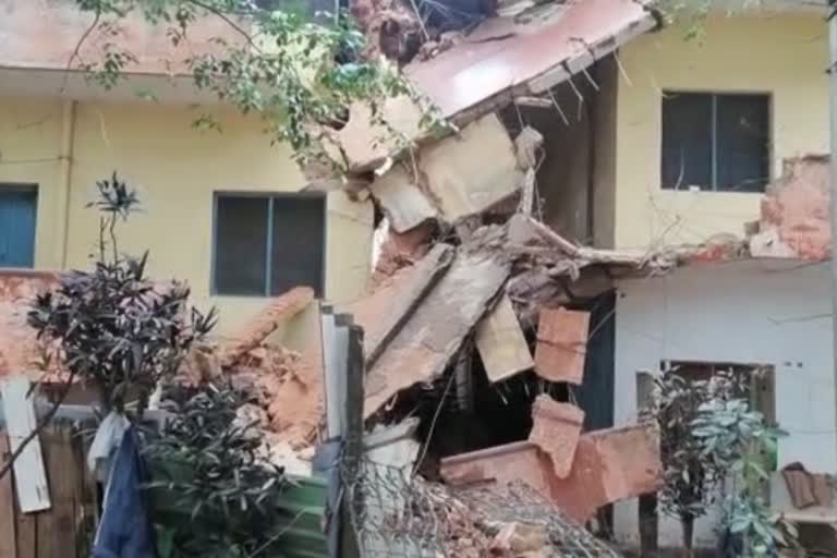 another building collapses in Karnataka