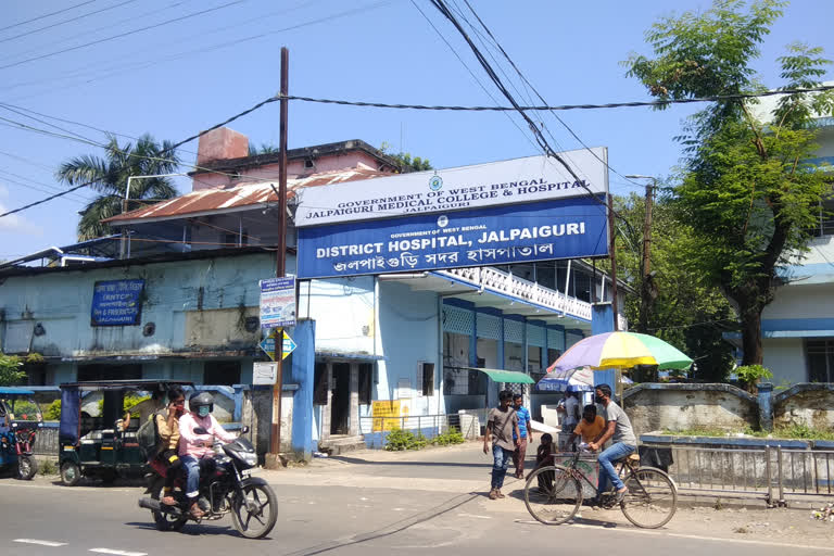 patients-are-facing-many-problem-in-jalpaiguri-hospital-eye-department