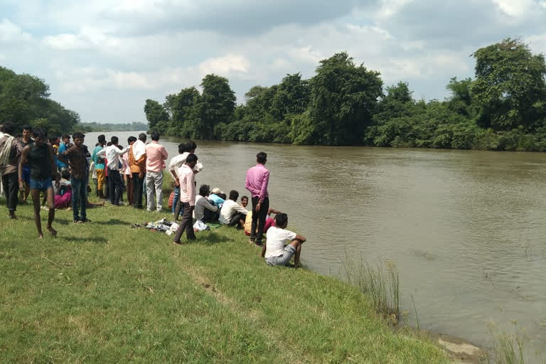 three children drowned in river