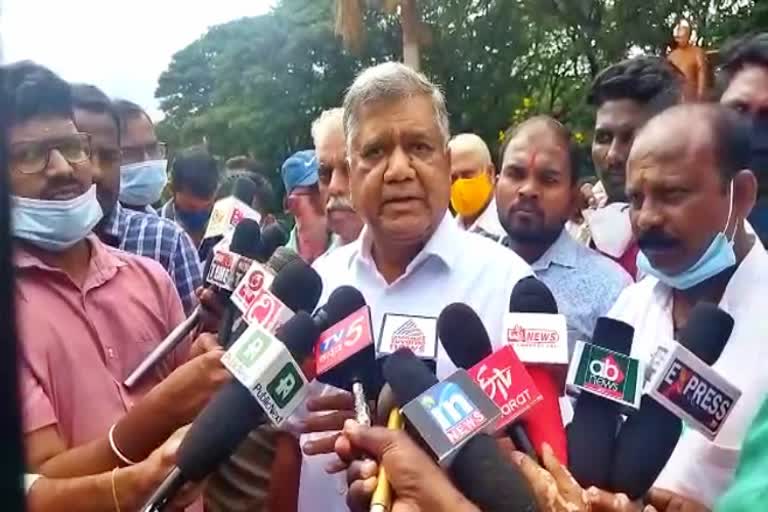 jagadish shetter reaction on by election