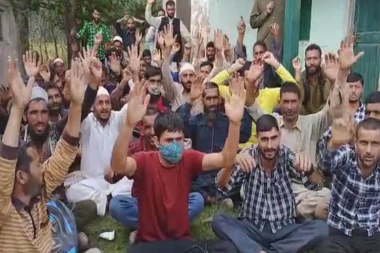 رامبن:جل شکتی کے عارضی ملازمین نے کیا احتجاج